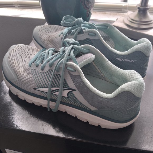 Altra Shoes - Altra Provision 4 Ice Flow Blue -15 miles of wear!